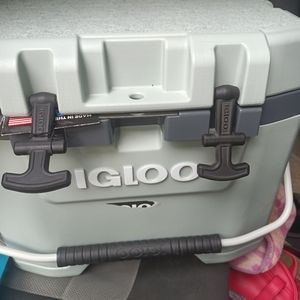 Igloo cooler